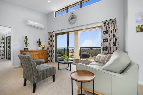 Photo of property in 1 Holcombrooke Lane, Welcome Bay, Tauranga, 3175