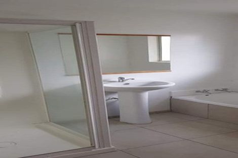 Photo of property in 17 Broadbent Street, Riccarton, Christchurch, 8041