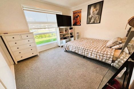 Photo of property in 19 Uatoto Road, Clarks Beach, 2122