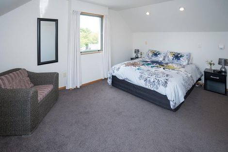 Photo of property in 41 Strowan Road, Strowan, Christchurch, 8052