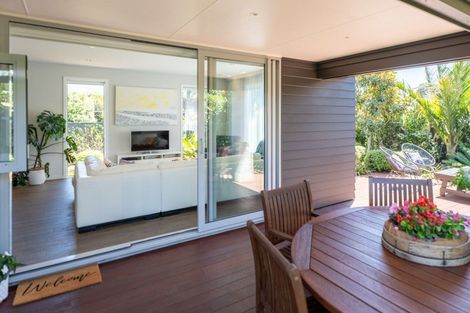 Photo of property in 8 Petrel Close, Paraparaumu Beach, Paraparaumu, 5032