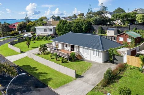 Photo of property in 8 Evelyn Road, Cockle Bay, Auckland, 2014