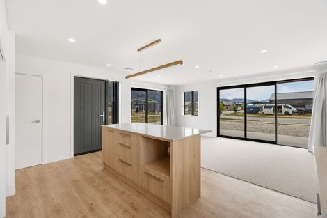 Photo of property in 159 Burdon Loop, Lake Hawea, 9382