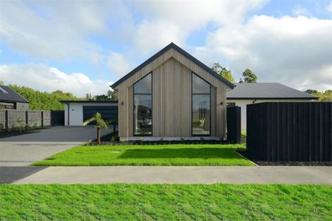 Photo of property in 10 Little Gem Road, Hornby, Christchurch, 8025