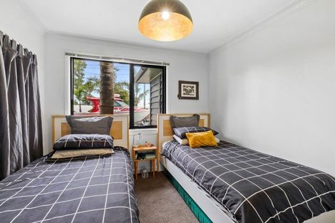 Photo of property in 145 Seaview Road, Westown, New Plymouth, 4310