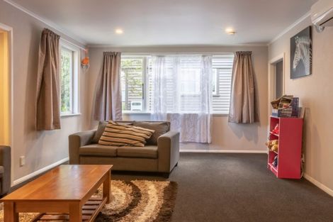 Photo of property in 8 Kenney Crescent, Fairfield, Hamilton, 3214