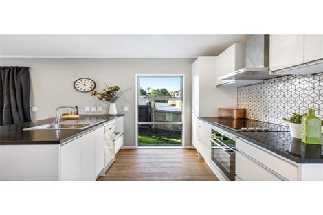 Photo of property in 2/12 Percival Street, Manurewa, Auckland, 2102