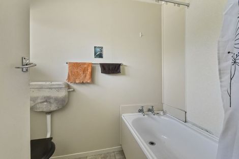 Photo of property in 42 Mcannalley Street, Manurewa East, Auckland, 2102