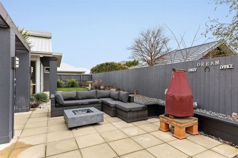 Photo of property in 7 Corsican Grove, Parklands, Christchurch, 8083