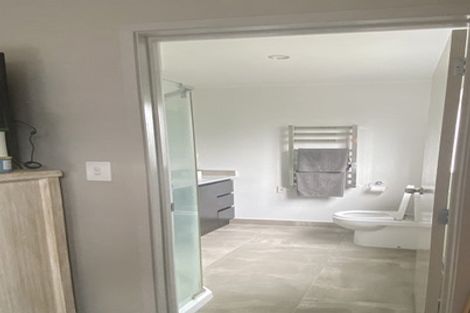 Photo of property in 43 Redwood Drive, Massey, Auckland, 0614