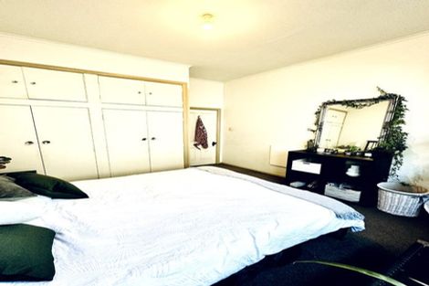 Photo of property in 192 Sutherland Road, Lyall Bay, Wellington, 6022