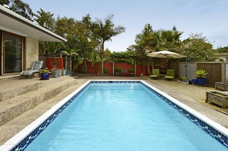 Photo of property in 58 Ravenwood Drive, Forrest Hill, Auckland, 0620