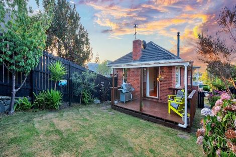 Photo of property in 95 Hutchinson Avenue, New Lynn, Auckland, 0600