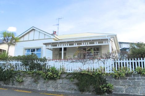 Photo of property in 5 Napier Terrace, Bluff Hill, Napier, 4110