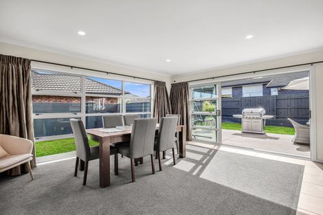 Photo of property in 9 Majestic Way, Kelvin Grove, Palmerston North, 4414