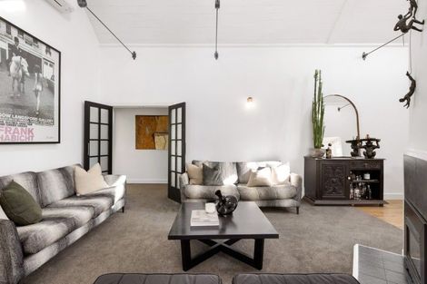 Photo of property in 46 Williams Street, Cambridge, 3434