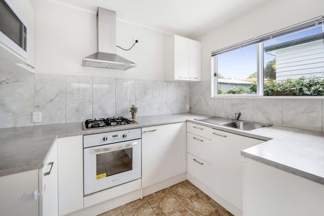 Photo of property in 129 Botany Road, Botany Downs, Auckland, 2010