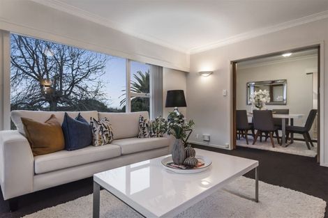 Photo of property in 225 Forrest Hill Road, Forrest Hill, Auckland, 0620