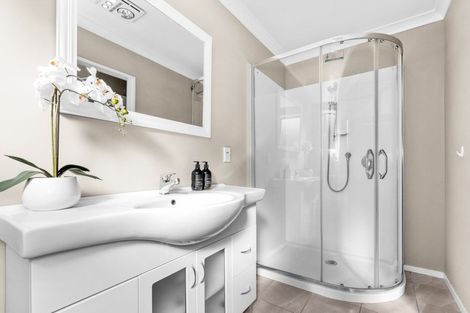 Photo of property in 2/42 Middle Road, Havelock North, 4130