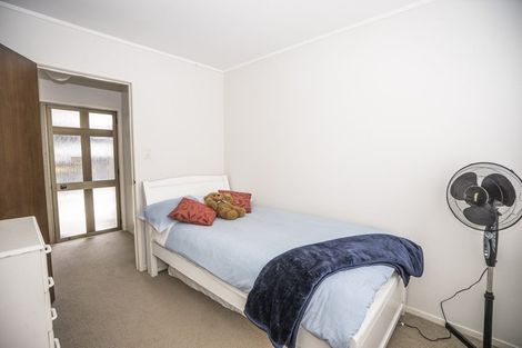 Photo of property in 5 Holyoake Place, Chatswood, Auckland, 0626