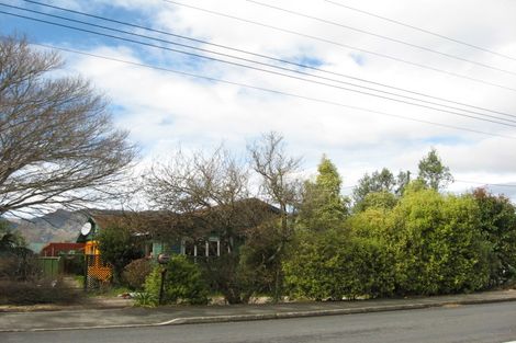 Photo of property in 138 Commercial Street, Takaka, 7110