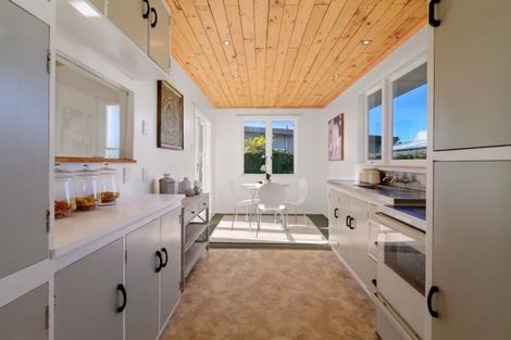 Photo of property in 28 Charles Road, Hannahs Bay, Rotorua, 3010