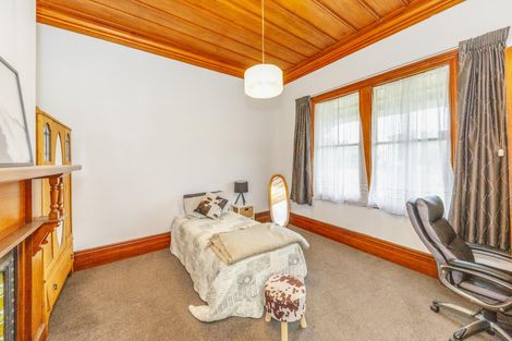 Photo of property in 8 Winston Avenue, Hokowhitu, Palmerston North, 4410