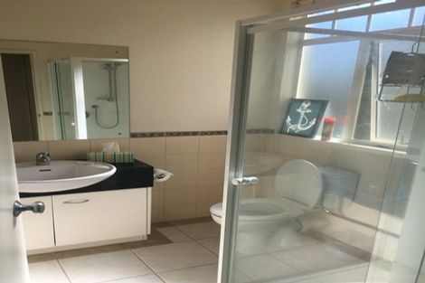 Photo of property in 22 Gilford Place, East Tamaki Heights, Auckland, 2016