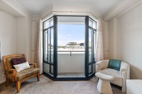 Photo of property in 17 Kent Terrace - Kent Apartments, 5c/16 Kent Terrace, Mount Victoria, Wellington, 6011