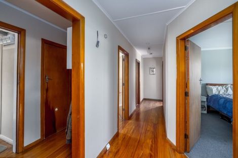 Photo of property in 229 High Street North, Carterton, 5713