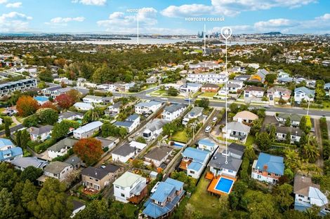 Photo of property in 40 Pupuke Road, Hillcrest, Auckland, 0627