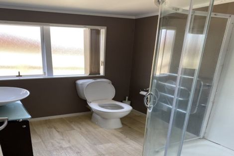 Photo of property in 57 View Road, Henderson, Auckland, 0612