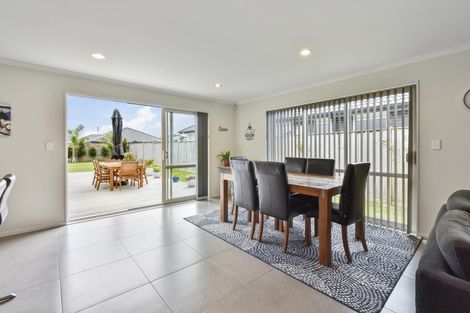 Photo of property in 61 Turnberry Drive, Wattle Downs, Auckland, 2103