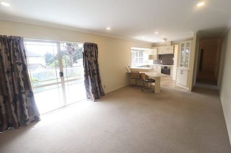 Photo of property in 6 Silkwood Grove, Totara Heights, Auckland, 2105
