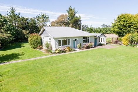 Photo of property in 17 Hekeao Road, Surrey Hills, Ashburton, 7778