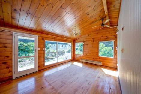 Photo of property in 42 Saxton Road, Upper Vogeltown, New Plymouth, 4371