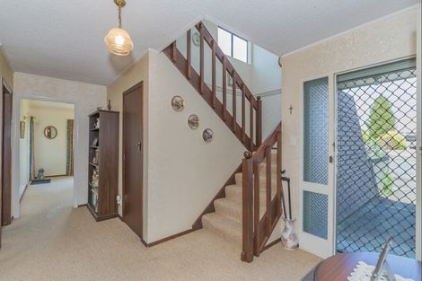 Photo of property in 37 Weraroa Road, Levin, 5510