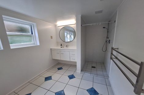 Photo of property in 13 Valkyria Place, Beach Haven, Auckland, 0626