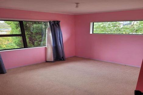 Photo of property in 2/23 Weldene Avenue, Glenfield, Auckland, 0629