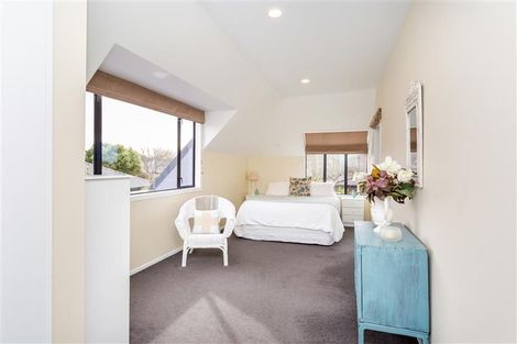 Photo of property in 8 Dorfold Mews, Avonhead, Christchurch, 8042