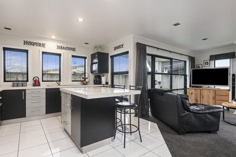 Photo of property in 67 Rosalie Terrace, Kelvin Grove, Palmerston North, 4414