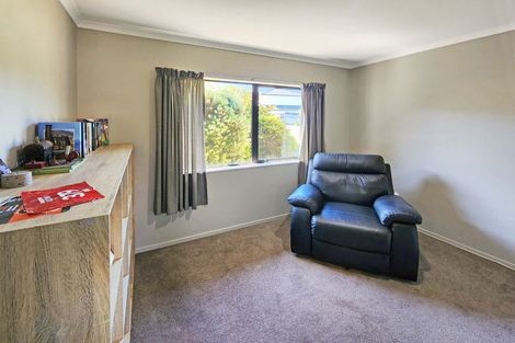 Photo of property in 2 Percy Kinsman Crescent, Riverstone Terraces, Upper Hutt, 5018