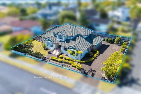 Photo of property in 2/2 Hobie Court, West Harbour, Auckland, 0618