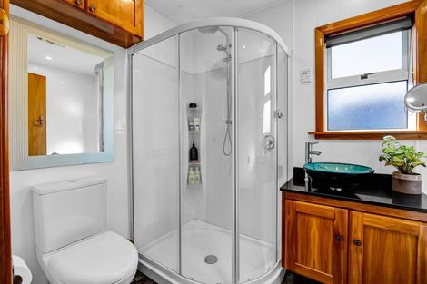 Photo of property in 5 Scott Street, Moturoa, New Plymouth, 4310