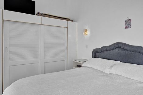 Photo of property in 3 Victoria Street, Hawera, 4610