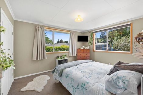 Photo of property in 42 Cumberland Street, Merrilands, New Plymouth, 4312
