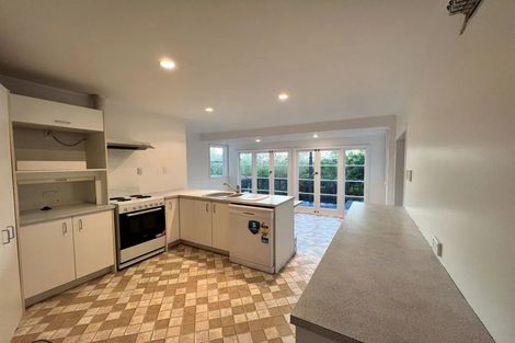 Photo of property in 16 Richards Avenue, Forrest Hill, Auckland, 0620