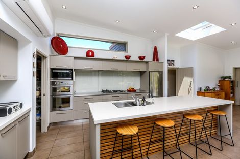 Photo of property in 371d Mangorei Road, Merrilands, New Plymouth, 4312