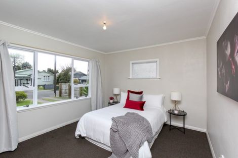 Photo of property in 21 Walsh Road, Westown, New Plymouth, 4310