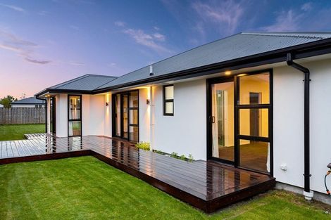 Photo of property in 105 Kippenberger Avenue, Rangiora, 7400